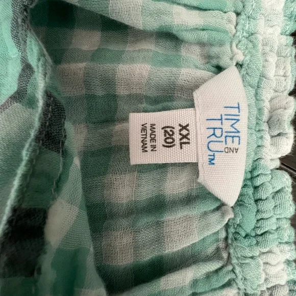 Time and Tru pastel green and gray v-neck blouse in size XXL. - Picture 3 of 3